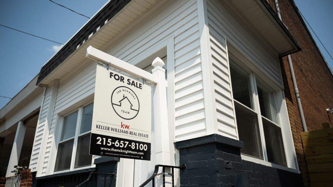 Mortgage rates fall to 10-month low