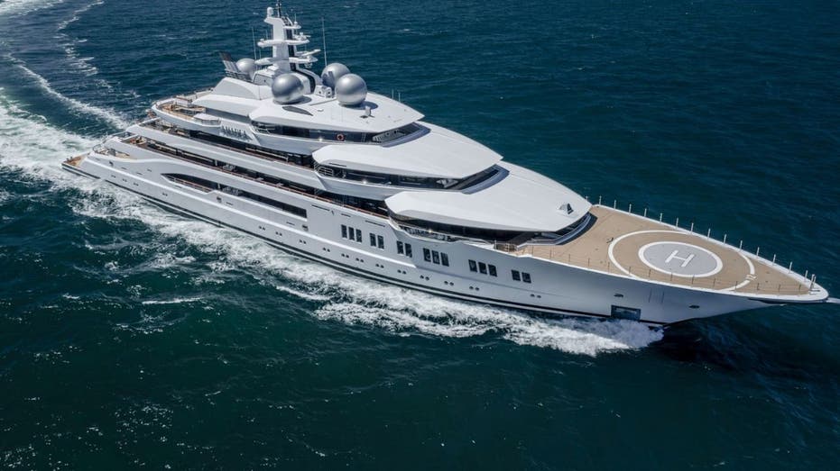 Russian oligarch’s $325M seized superyacht heads to auction as Trump–Putin summit nears
