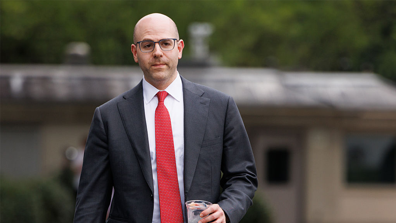Trump names replacement for Fed seat; still looking for permanent appointee