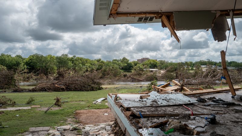 Live updates: Texas flooding death toll, latest on Camp Mystic, FEMA bureaucratic obstacles