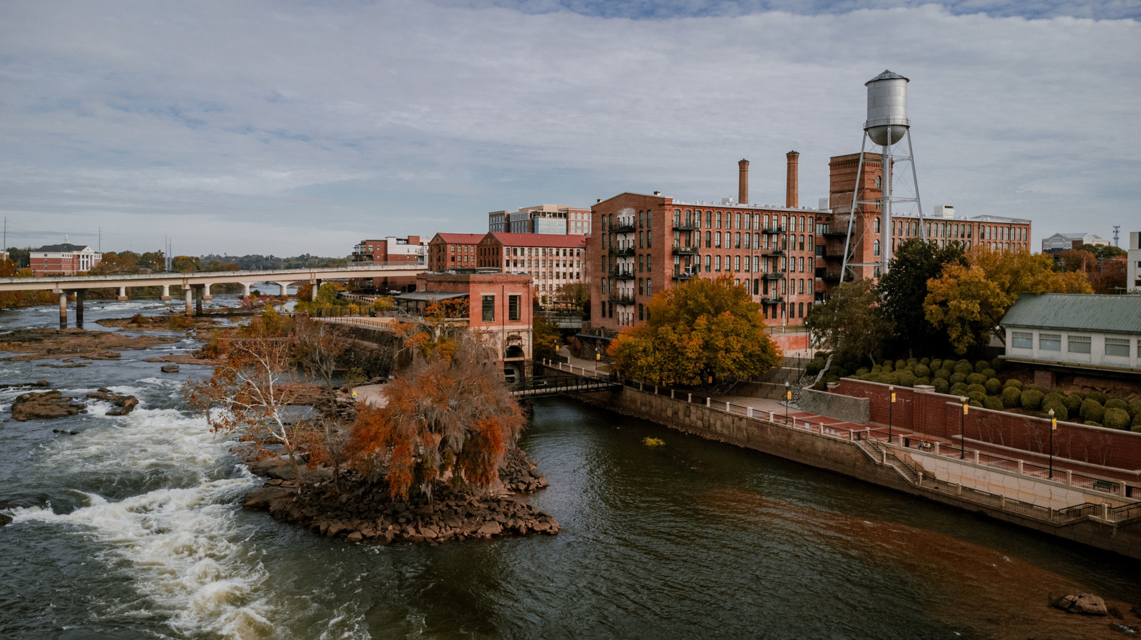 The Most Welcoming City To Move To In 2025 Is A Southern Destination With Warm Community Connection