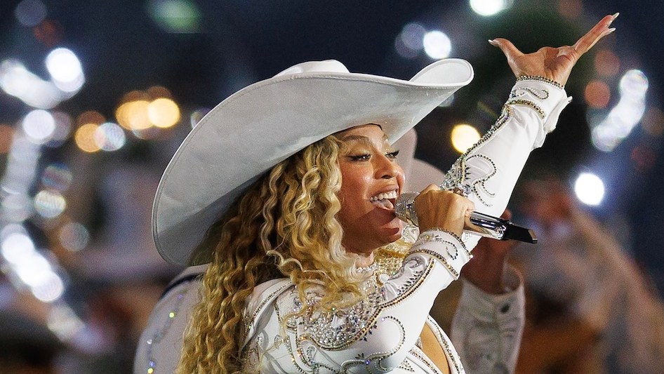 Beyonce Swaps Flying Cadillac for Gold Mechanical Horse After Tour Mishap