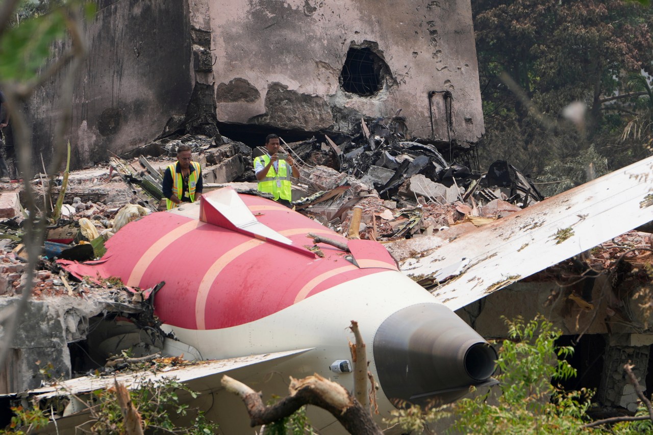 Fuel to Air India plane was cut off moments before crash, investigation report says